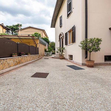 New Casa Ilaria Close To Center Torri Del Benaco Exterior photo
